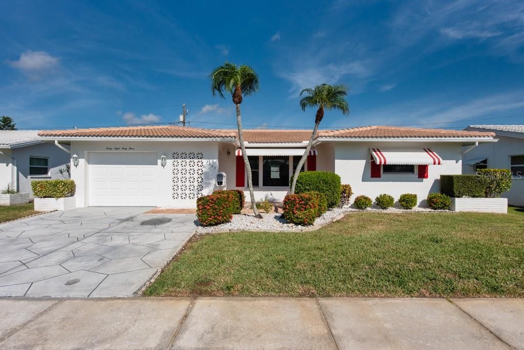 На продажу: $360,000 (2 спален, 2 ванн, 1576 Квадратных фут)