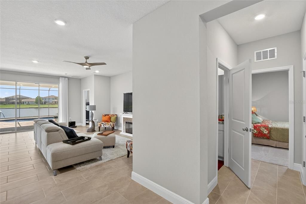 出租: $3,200 (4 贝兹, 2 浴室, 2035 平方英尺)