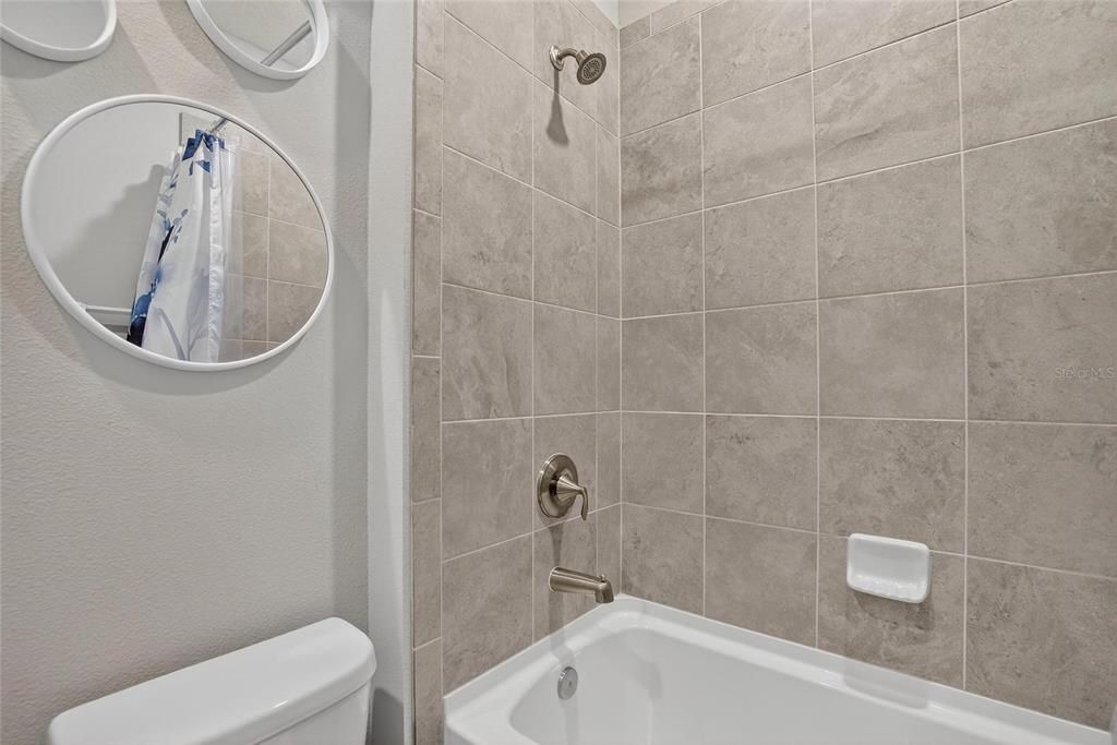 出租: $3,200 (4 贝兹, 2 浴室, 2035 平方英尺)