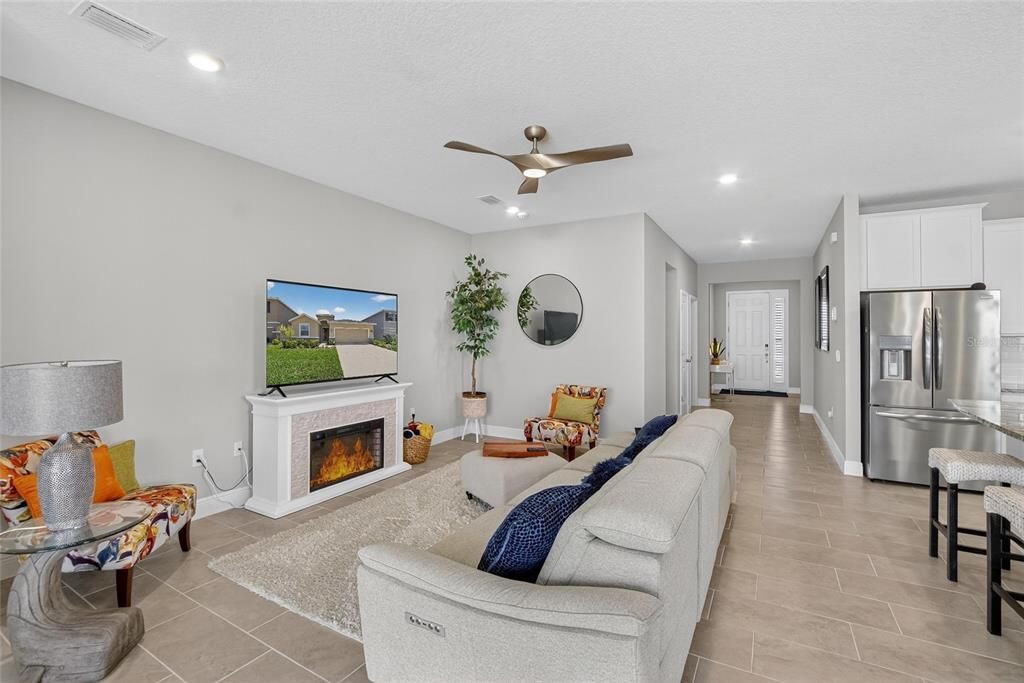 出租: $3,200 (4 贝兹, 2 浴室, 2035 平方英尺)