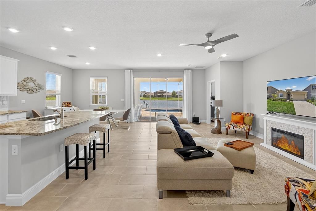 出租: $3,200 (4 贝兹, 2 浴室, 2035 平方英尺)