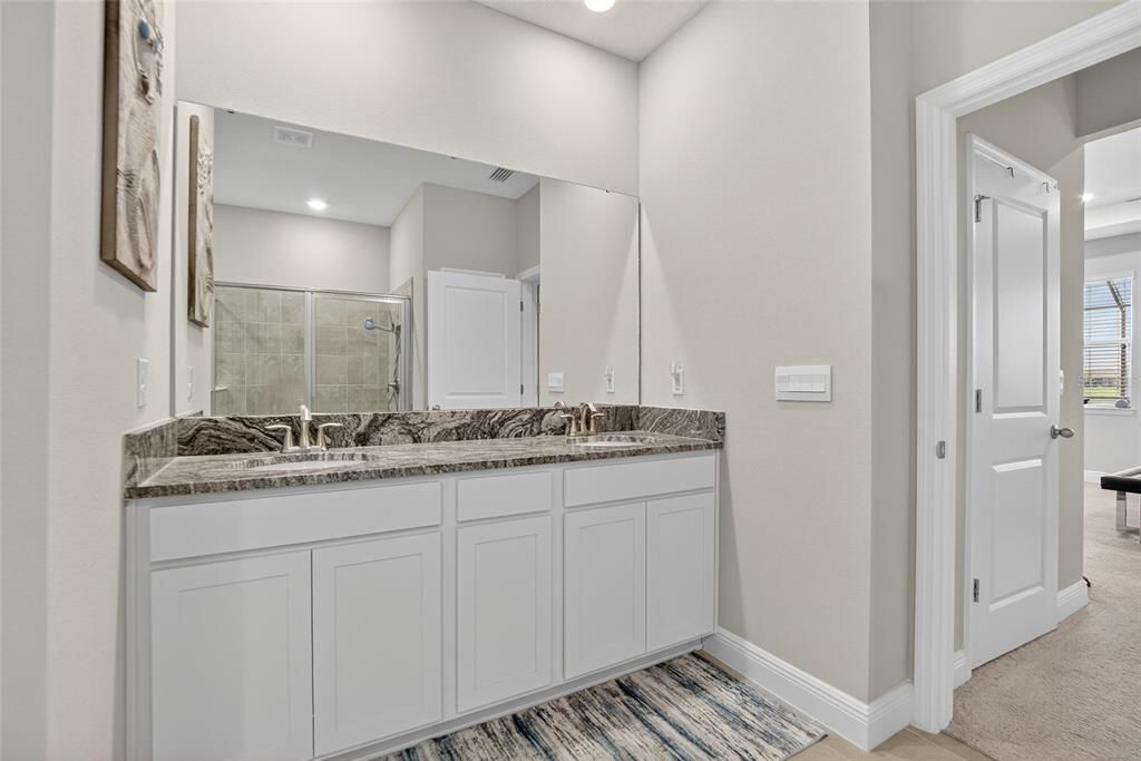 出租: $3,200 (4 贝兹, 2 浴室, 2035 平方英尺)