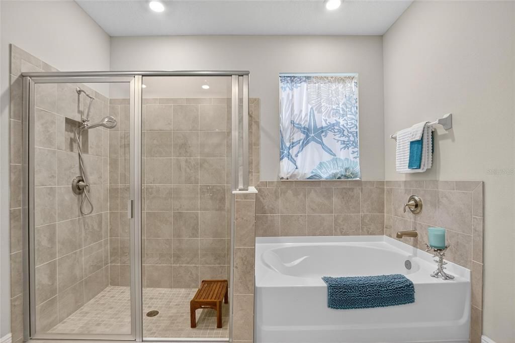 出租: $3,200 (4 贝兹, 2 浴室, 2035 平方英尺)