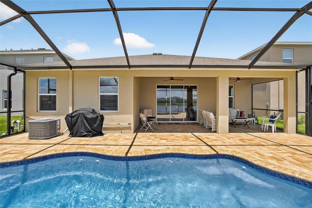 出租: $3,200 (4 贝兹, 2 浴室, 2035 平方英尺)