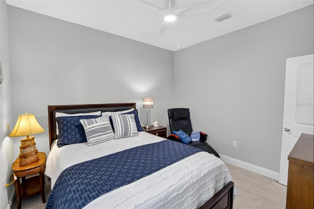 出租: $3,200 (4 贝兹, 2 浴室, 2035 平方英尺)