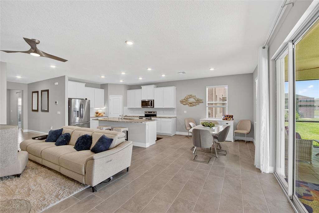 出租: $3,200 (4 贝兹, 2 浴室, 2035 平方英尺)