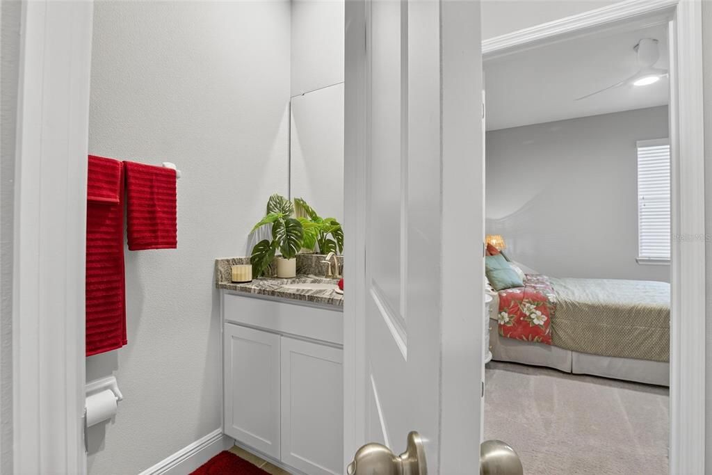 出租: $3,200 (4 贝兹, 2 浴室, 2035 平方英尺)