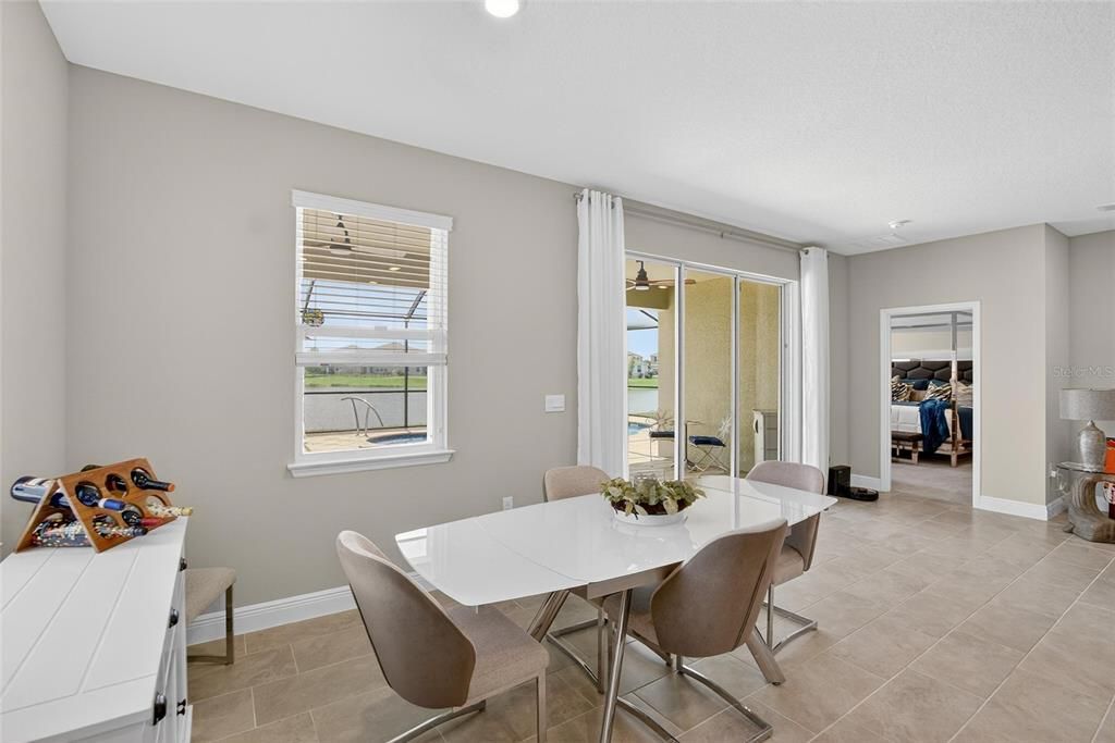 出租: $3,200 (4 贝兹, 2 浴室, 2035 平方英尺)