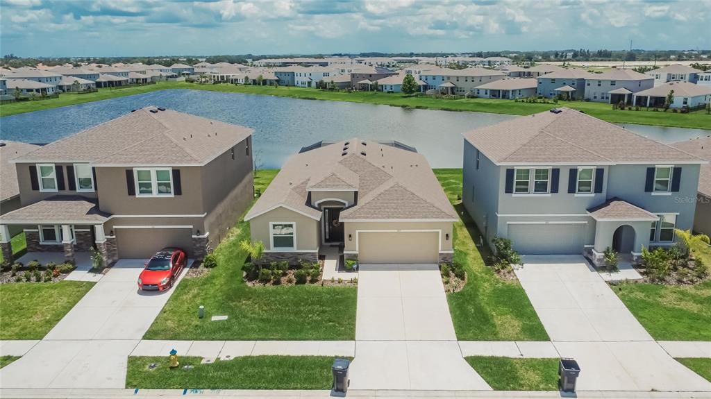 出租: $3,200 (4 贝兹, 2 浴室, 2035 平方英尺)