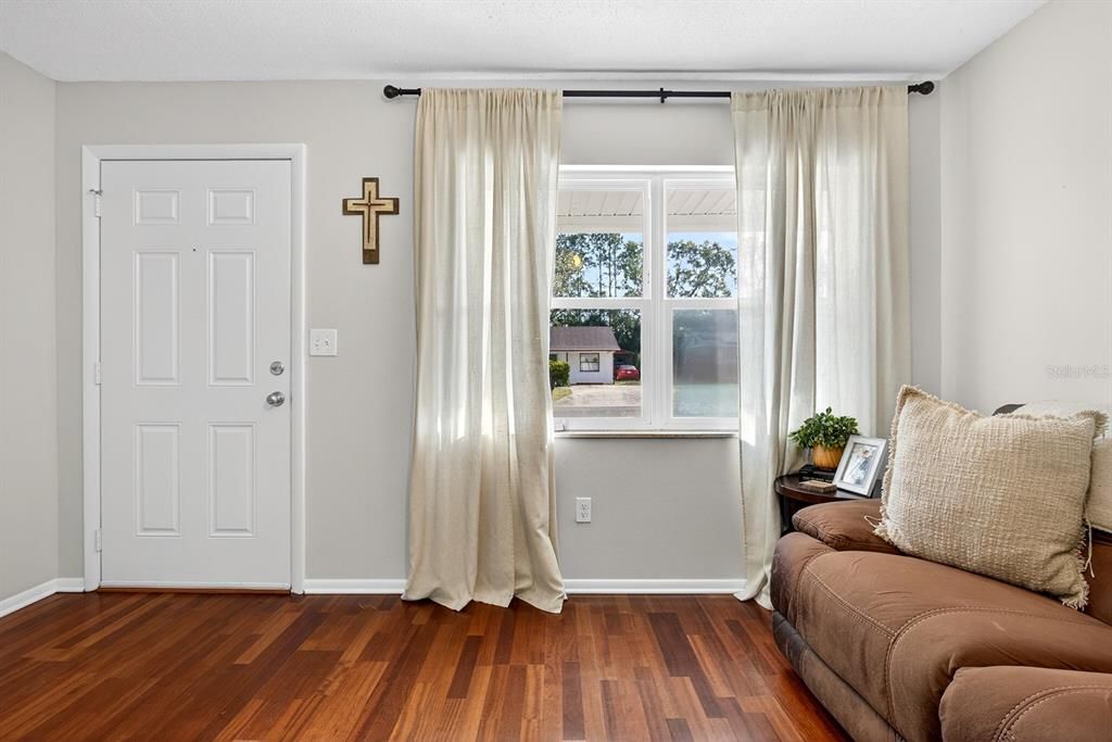 En Venta: $289,900 (3 camas, 2 baños, 1192 Pies cuadrados)