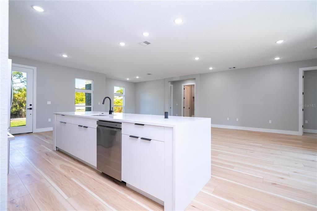 На продажу: $520,000 (4 спален, 3 ванн, 1795 Квадратных фут)