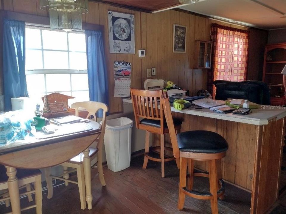 For Sale: $109,900 (2 beds, 2 baths, 720 Square Feet)