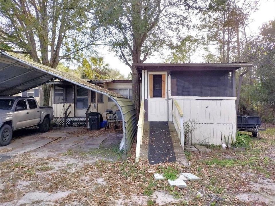 For Sale: $109,900 (2 beds, 2 baths, 720 Square Feet)