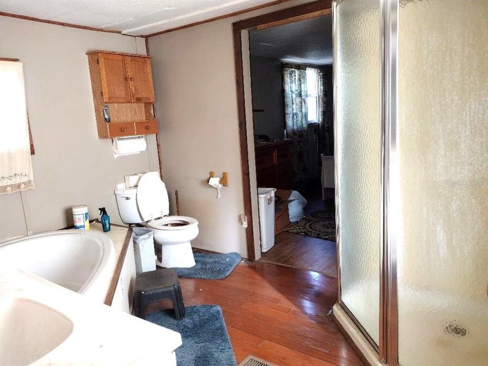 For Sale: $109,900 (2 beds, 2 baths, 720 Square Feet)