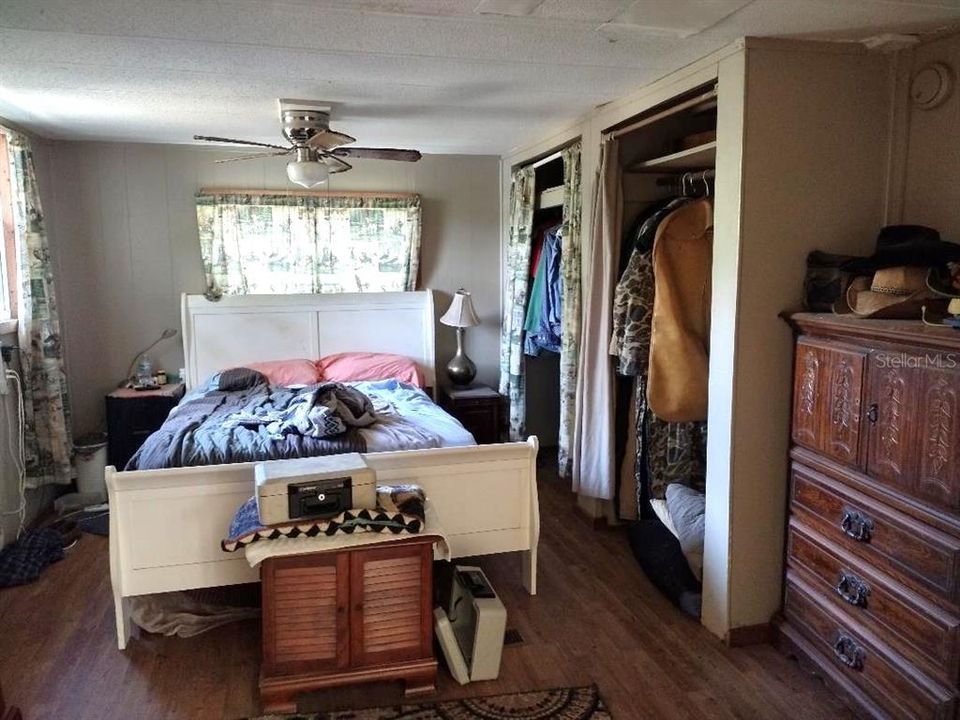 For Sale: $109,900 (2 beds, 2 baths, 720 Square Feet)