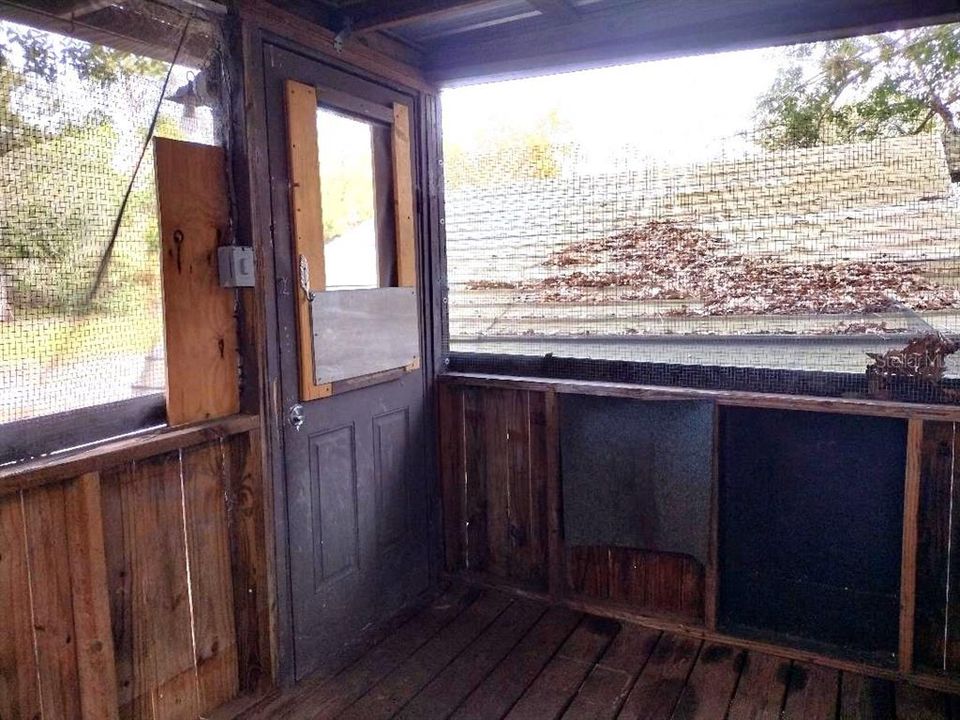 For Sale: $109,900 (2 beds, 2 baths, 720 Square Feet)