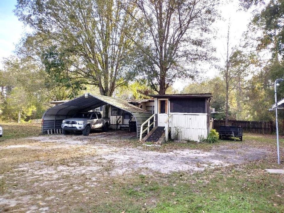 For Sale: $109,900 (2 beds, 2 baths, 720 Square Feet)