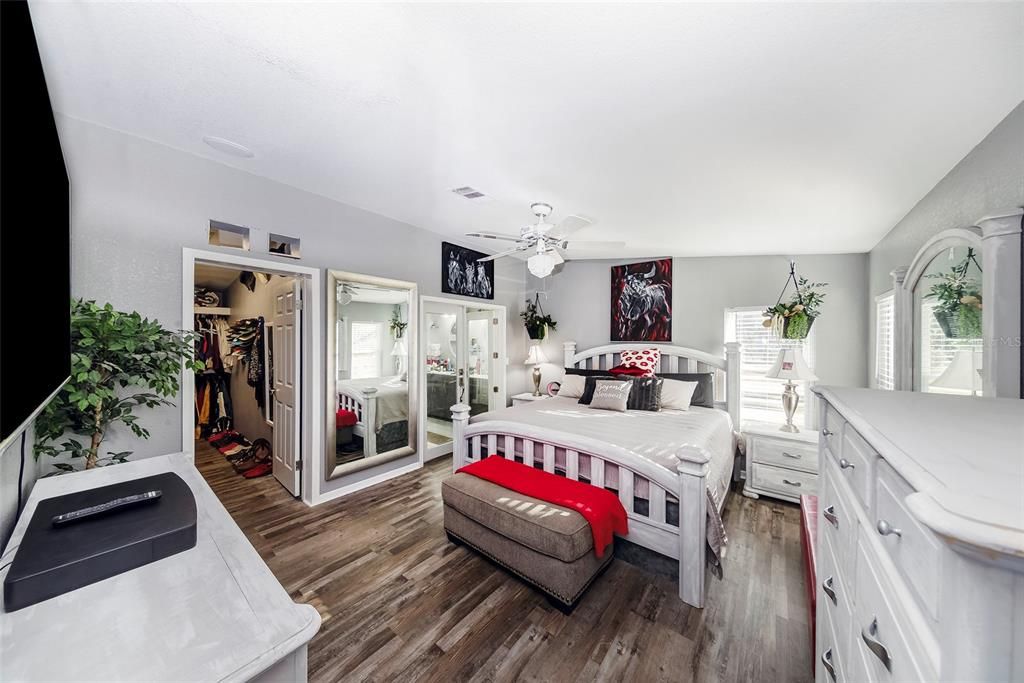 En Venta: $369,000 (4 camas, 2 baños, 2094 Pies cuadrados)