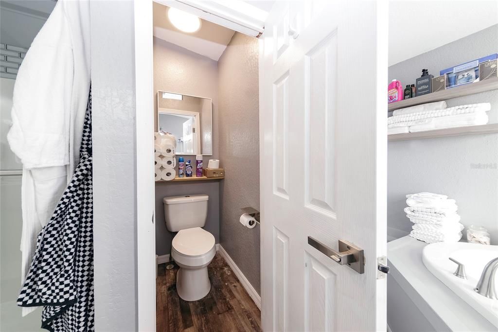 En Venta: $369,000 (4 camas, 2 baños, 2094 Pies cuadrados)