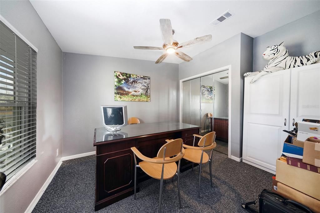 En Venta: $369,000 (4 camas, 2 baños, 2094 Pies cuadrados)