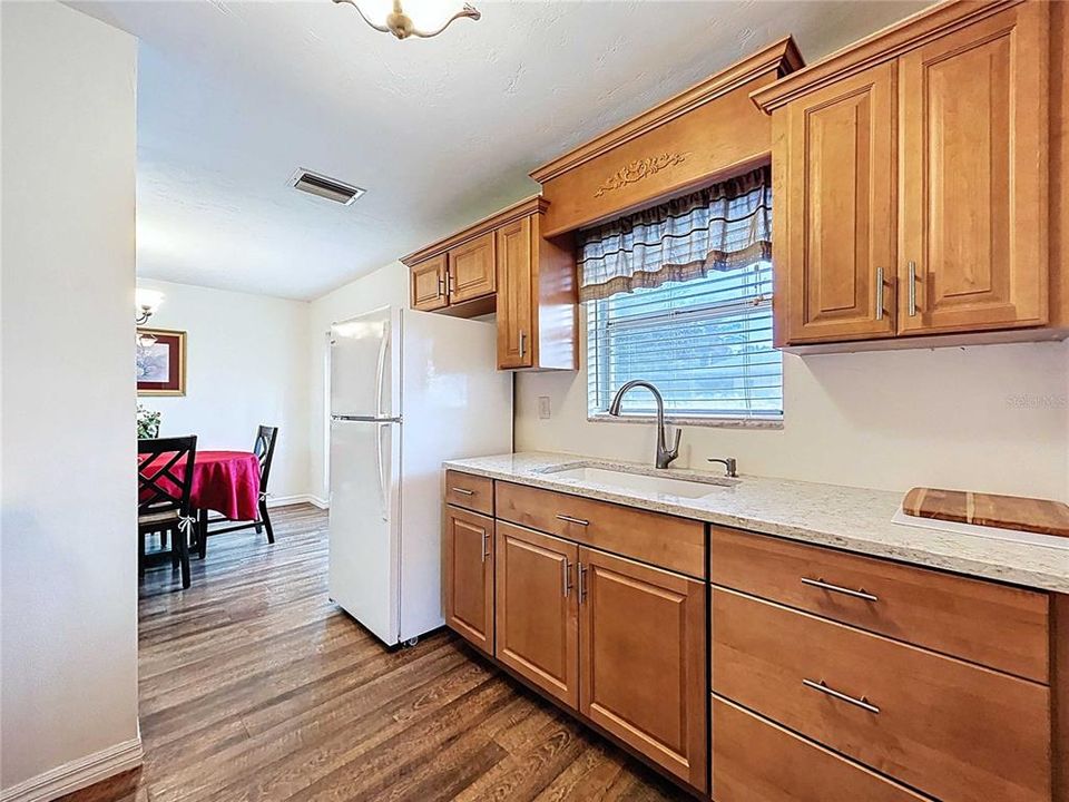 For Sale: $230,000 (4 beds, 1 baths, 1040 Square Feet)