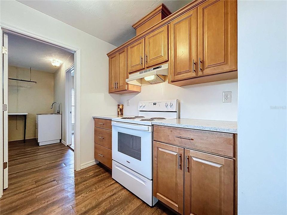 For Sale: $230,000 (4 beds, 1 baths, 1040 Square Feet)