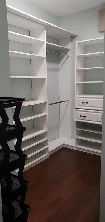 For Rent: $3,400 (5 beds, 3 baths, 3180 Square Feet)