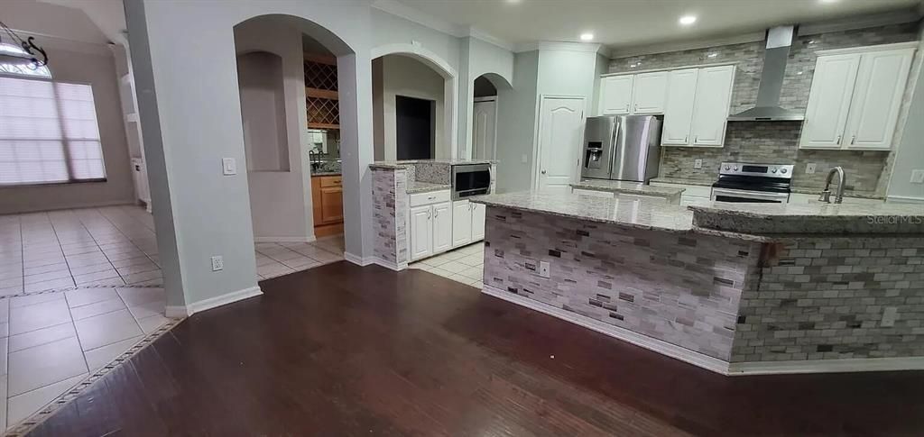 For Rent: $3,400 (5 beds, 3 baths, 3180 Square Feet)