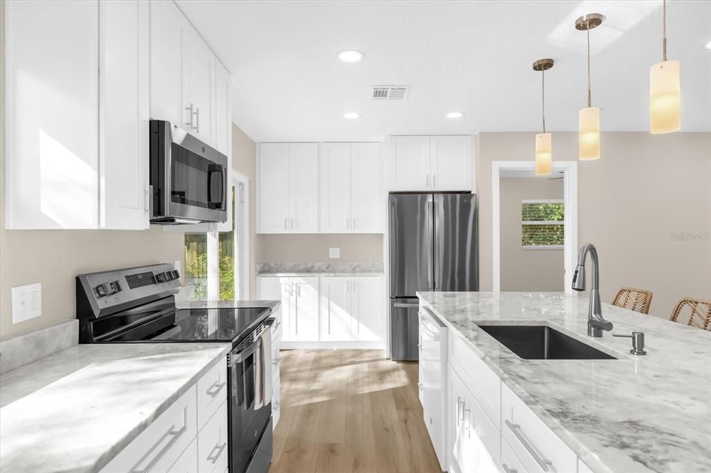 For Sale: $334,900 (3 beds, 2 baths, 1154 Square Feet)