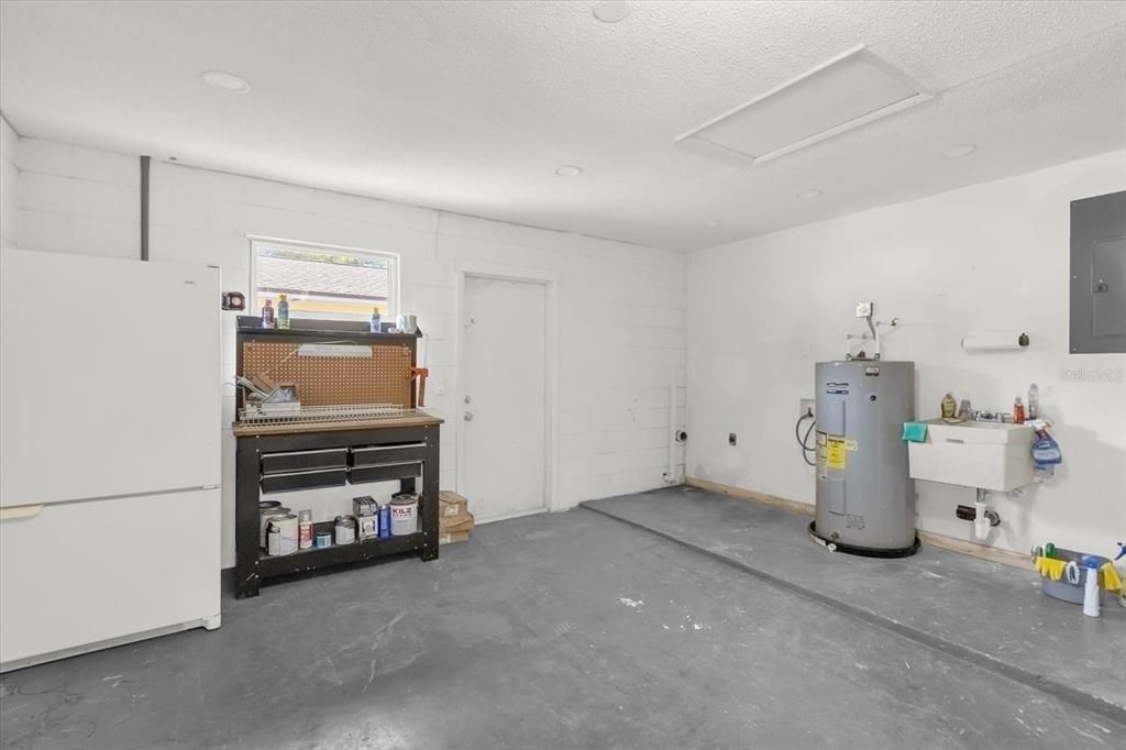 For Sale: $334,900 (3 beds, 2 baths, 1154 Square Feet)