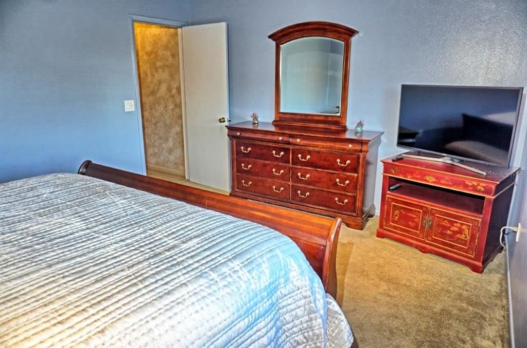 待售: $274,900 (2 贝兹, 2 浴室, 1368 平方英尺)