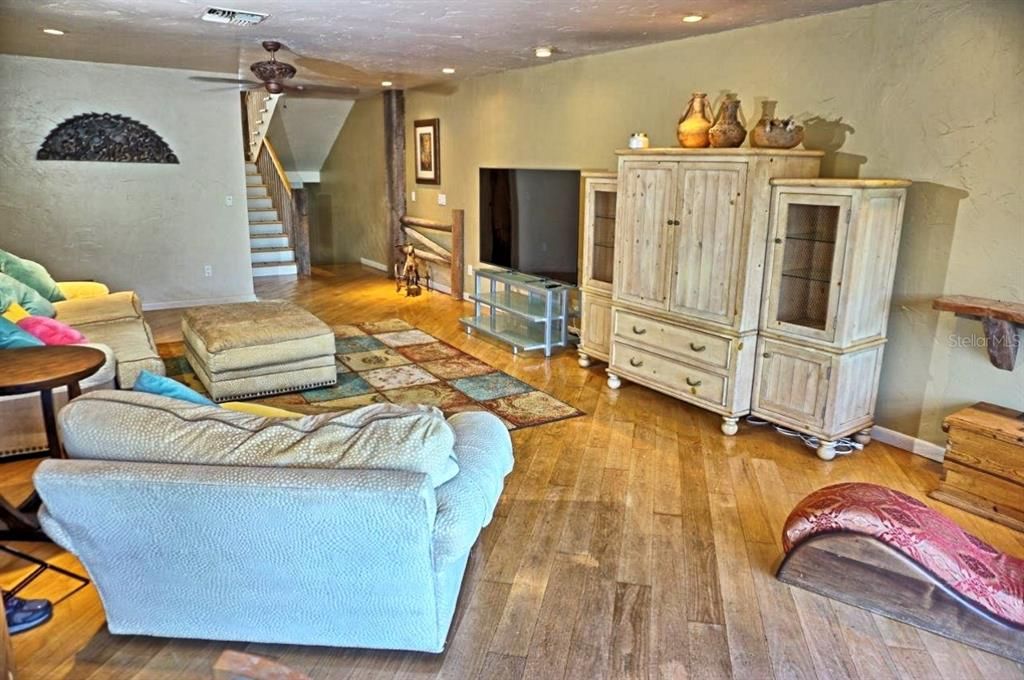 待售: $274,900 (2 贝兹, 2 浴室, 1368 平方英尺)