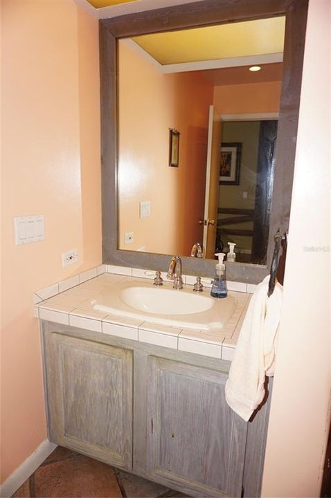 待售: $274,900 (2 贝兹, 2 浴室, 1368 平方英尺)