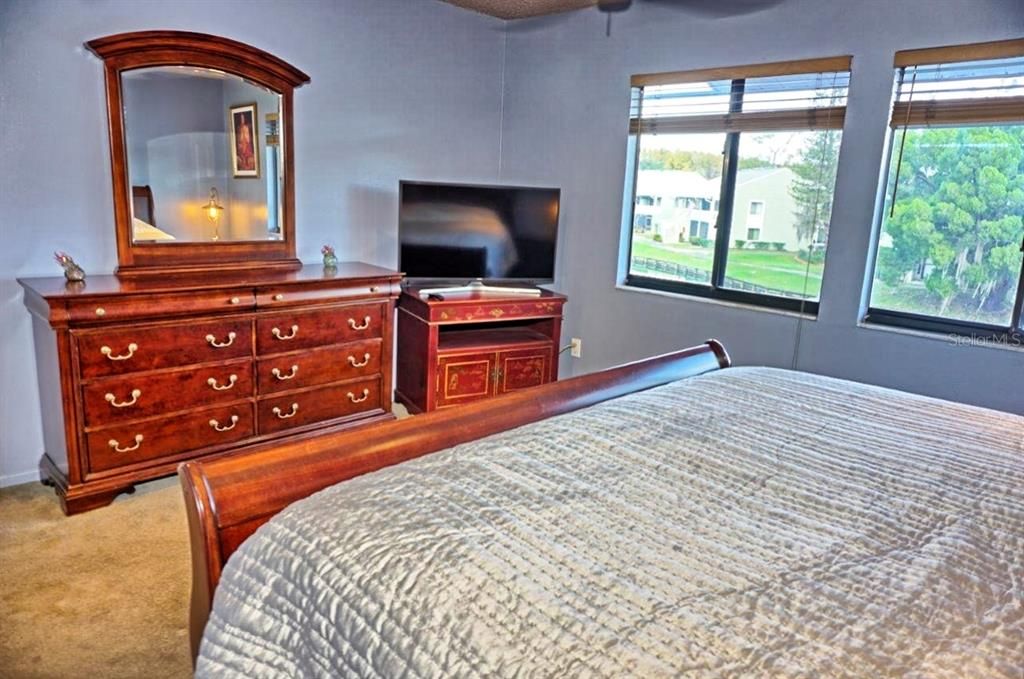 待售: $274,900 (2 贝兹, 2 浴室, 1368 平方英尺)