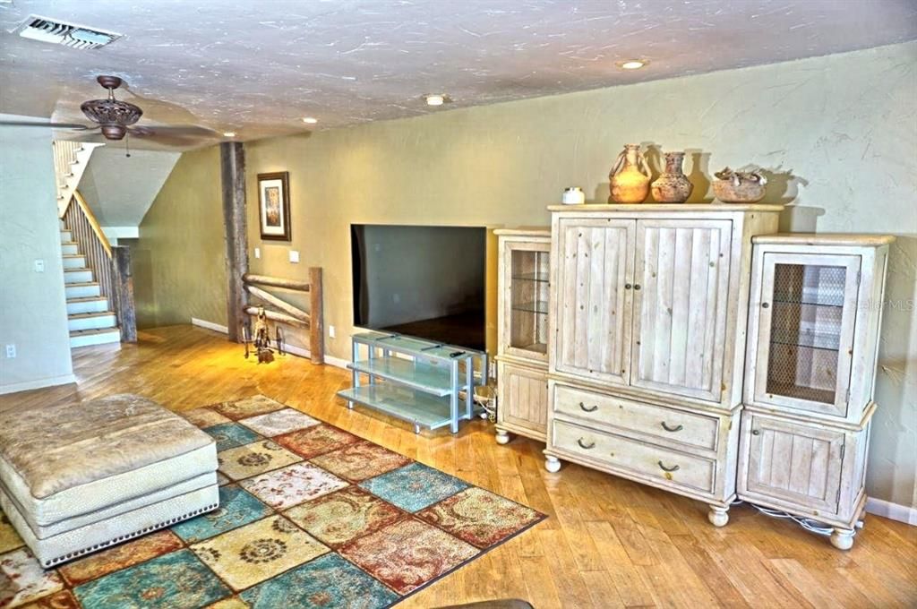 待售: $274,900 (2 贝兹, 2 浴室, 1368 平方英尺)