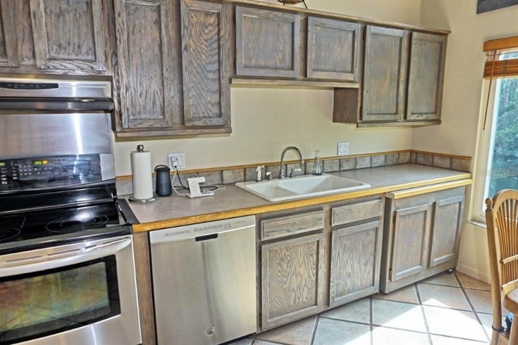 待售: $274,900 (2 贝兹, 2 浴室, 1368 平方英尺)