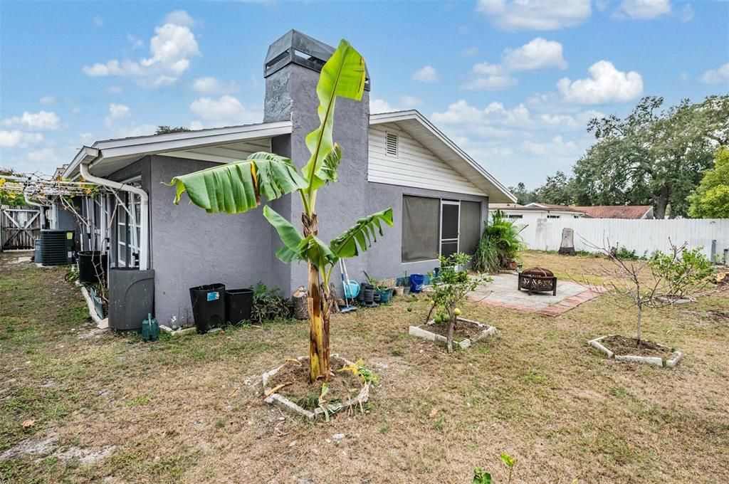 For Sale: $275,000 (2 beds, 2 baths, 1377 Square Feet)