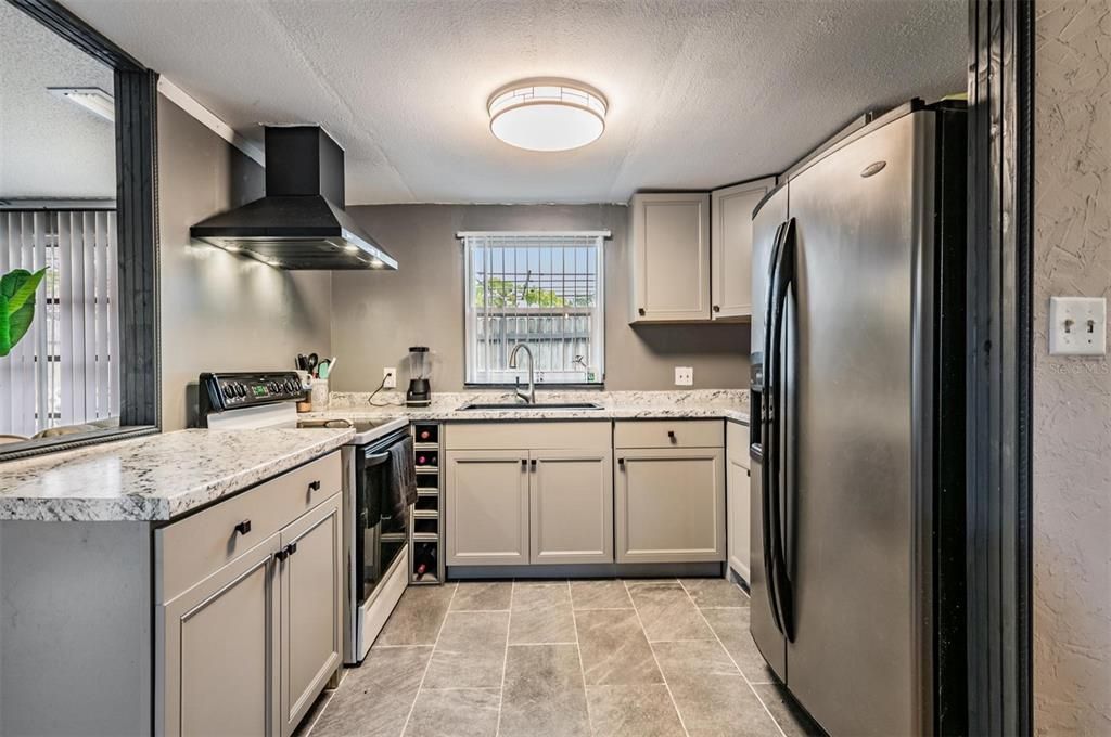 For Sale: $275,000 (2 beds, 2 baths, 1377 Square Feet)