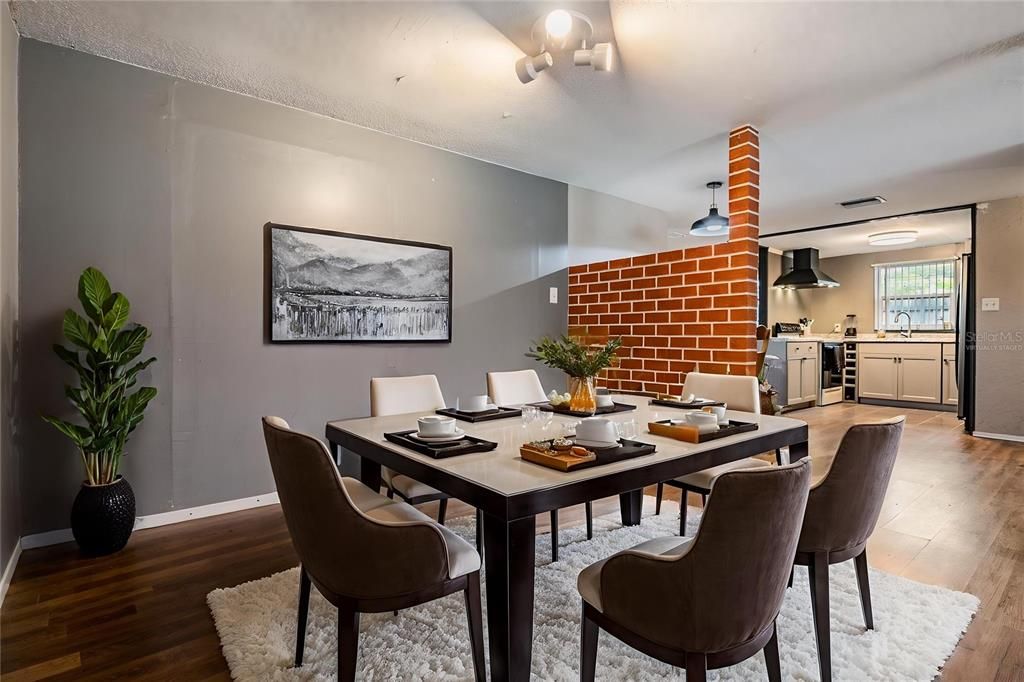 For Sale: $275,000 (2 beds, 2 baths, 1377 Square Feet)