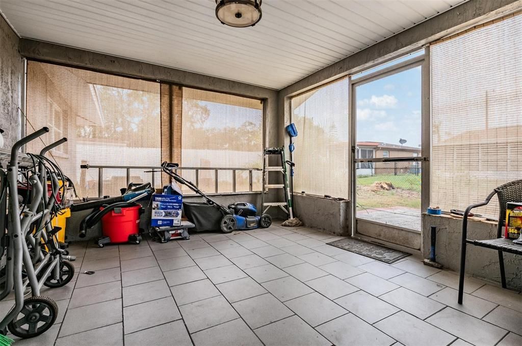 For Sale: $275,000 (2 beds, 2 baths, 1377 Square Feet)