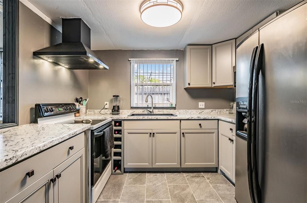 For Sale: $275,000 (2 beds, 2 baths, 1377 Square Feet)