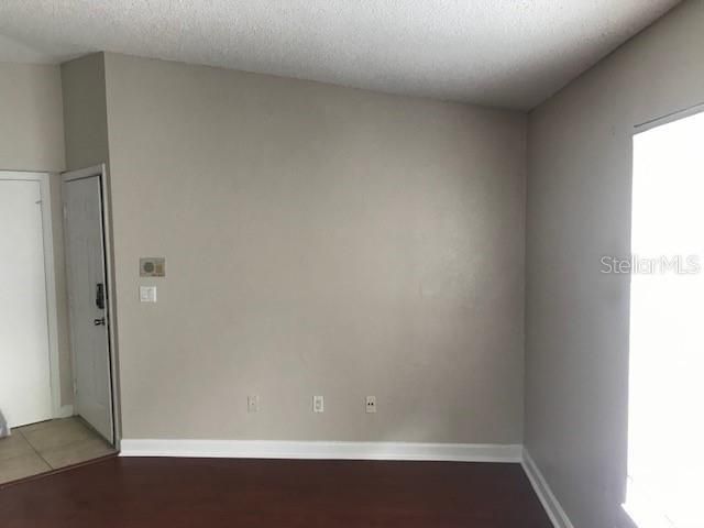 В аренду: $1,200 (1 спален, 1 ванн, 636 Квадратных фут)