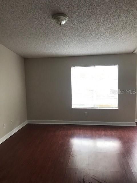 В аренду: $1,200 (1 спален, 1 ванн, 636 Квадратных фут)