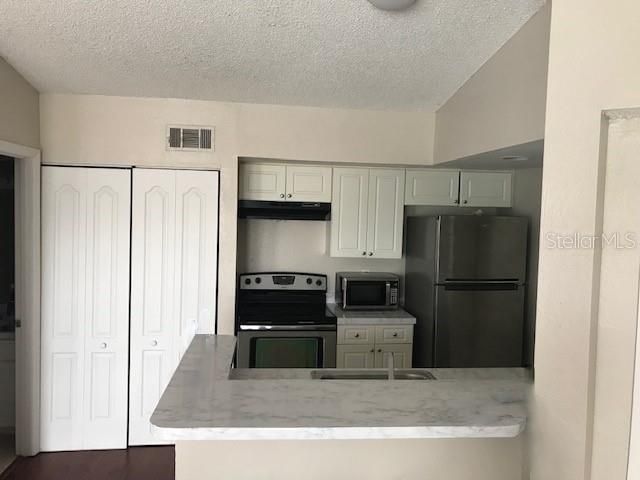 В аренду: $1,200 (1 спален, 1 ванн, 636 Квадратных фут)