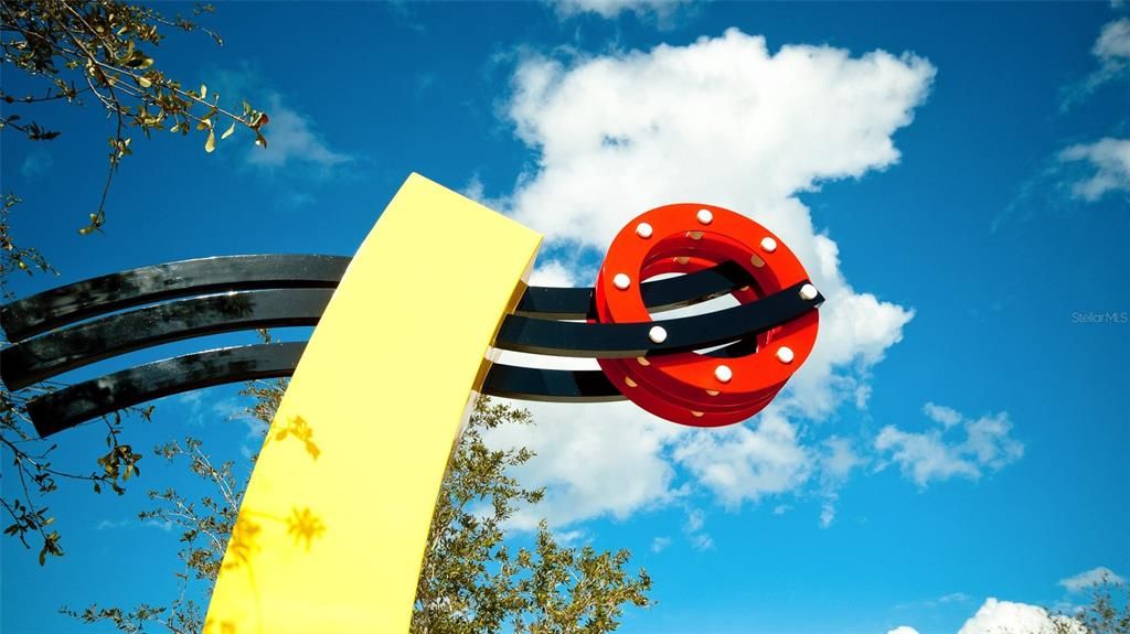 For Sale: $300,000 (2 beds, 2 baths, 1825 Square Feet)