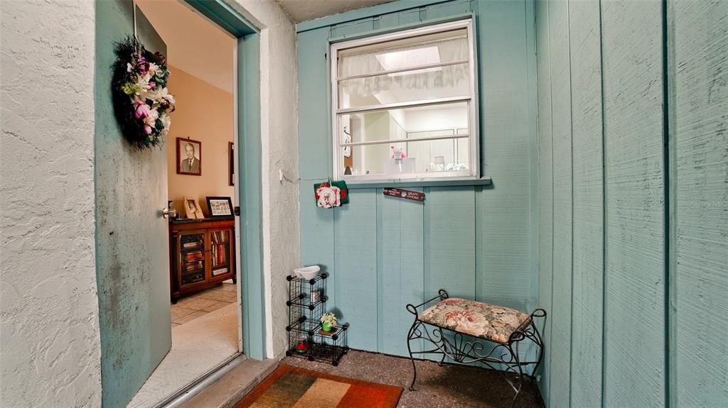 For Sale: $300,000 (2 beds, 2 baths, 1825 Square Feet)