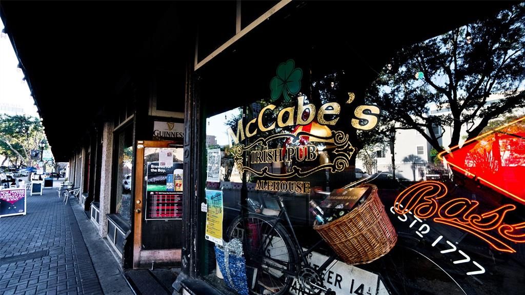 For Sale: $300,000 (2 beds, 2 baths, 1825 Square Feet)