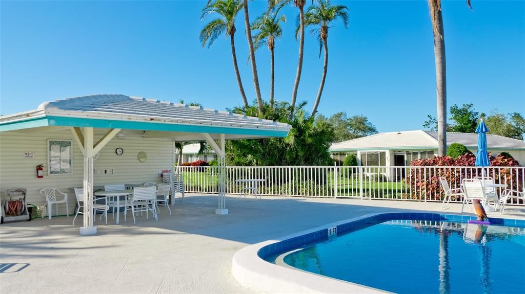 For Sale: $300,000 (2 beds, 2 baths, 1825 Square Feet)