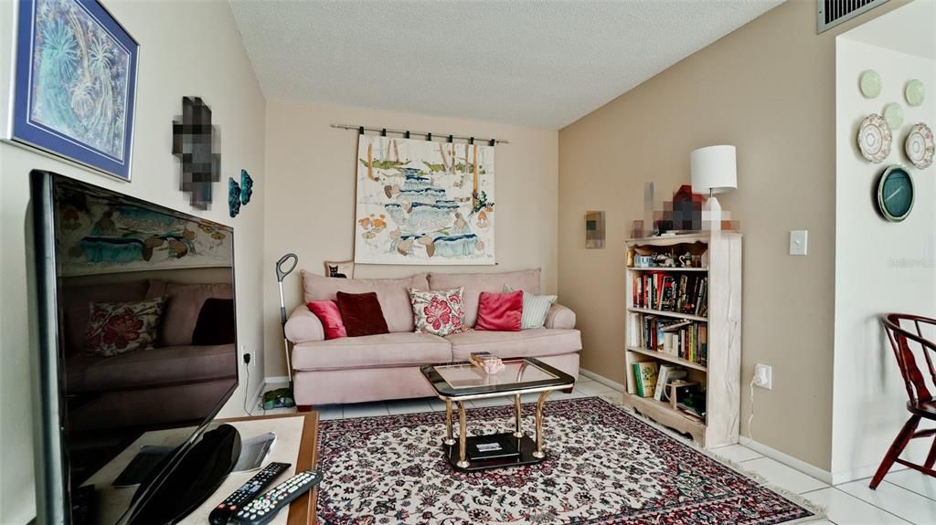 For Sale: $300,000 (2 beds, 2 baths, 1825 Square Feet)