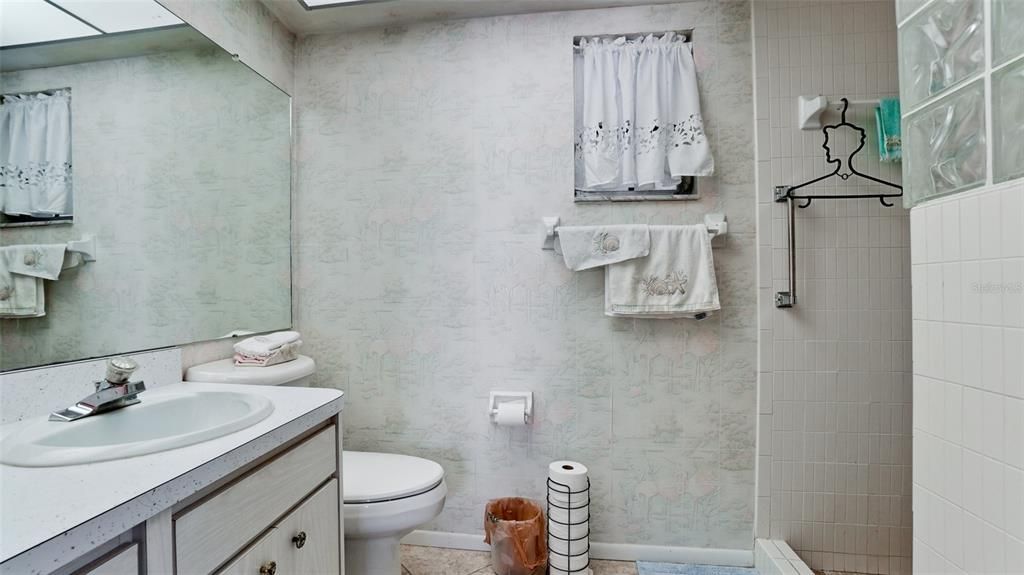 For Sale: $300,000 (2 beds, 2 baths, 1825 Square Feet)